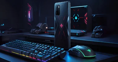 Setup de mobilador com smartphone gamer, teclado e mouse para jogos.