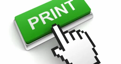Cursor de mouse clicando no botão verde "PRINT" (imprimir).